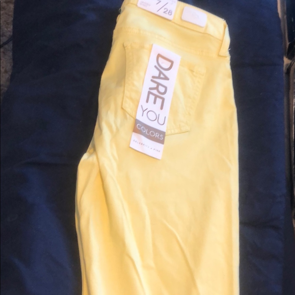 Yellow stretch jeans